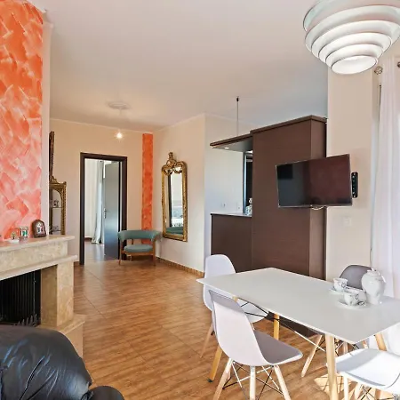 Inviting In With Terrace *